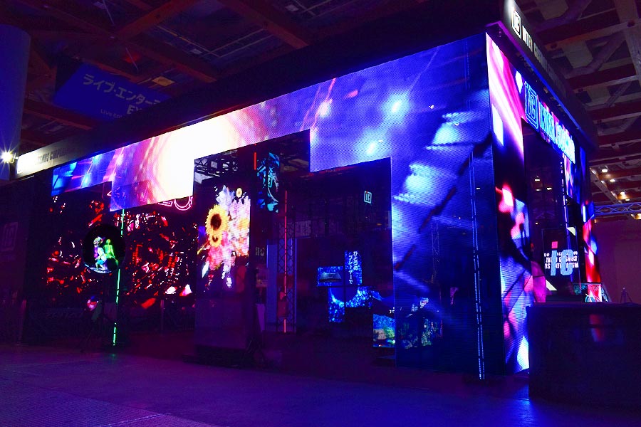 ライブ・エンターテインメントEXPO内インターコスモスブース側面