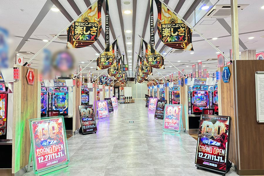 パチンコホール内の置き型サイネージやフラッグ