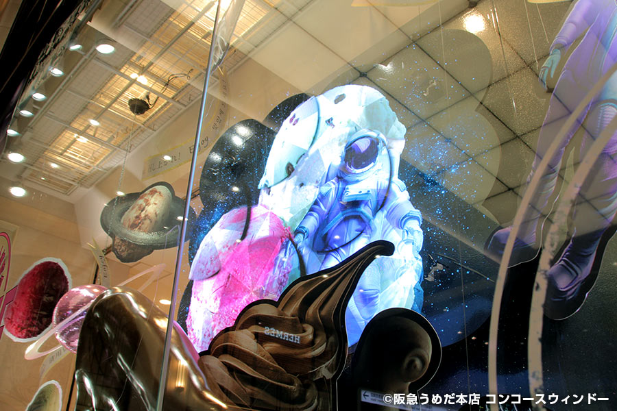 阪急うめだ本店のショーウインドウ装飾にZANZOが採用されました