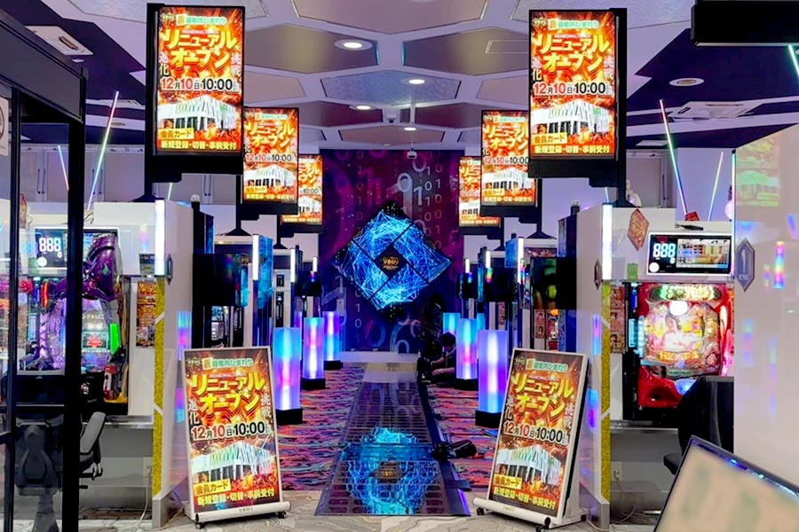 北海道札幌市のパチンコホールの店内装飾