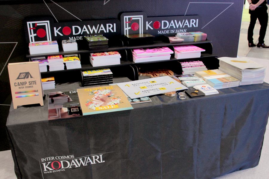 特殊印刷技術やラミネート加工技術を駆使したKODAWARIシリーズ