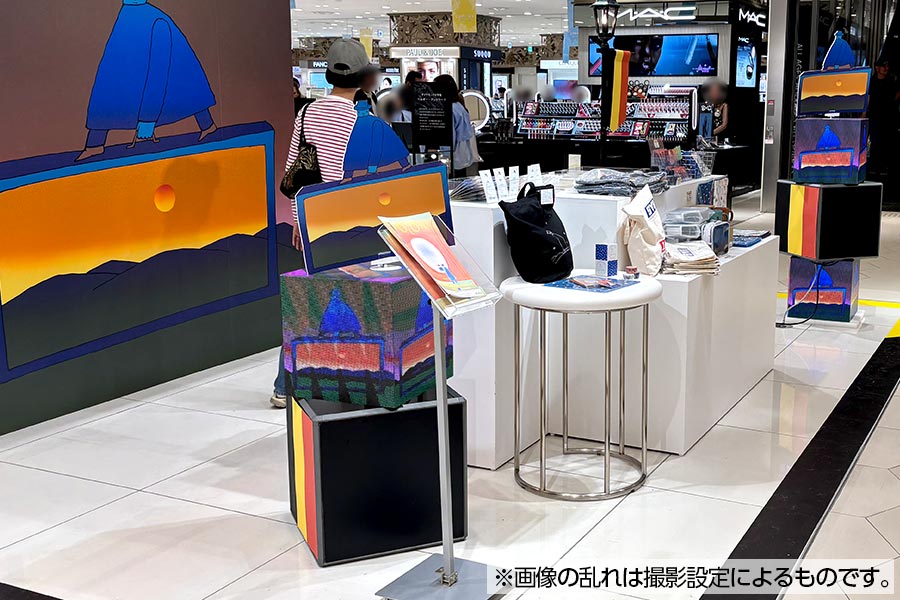 立方体のオブジェやパネルと組み合わせたサイコロ型LEDビジョン