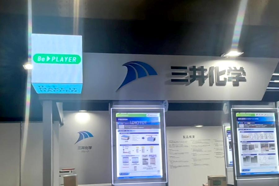 さいころ型のビジョンで展示会ブースを装飾