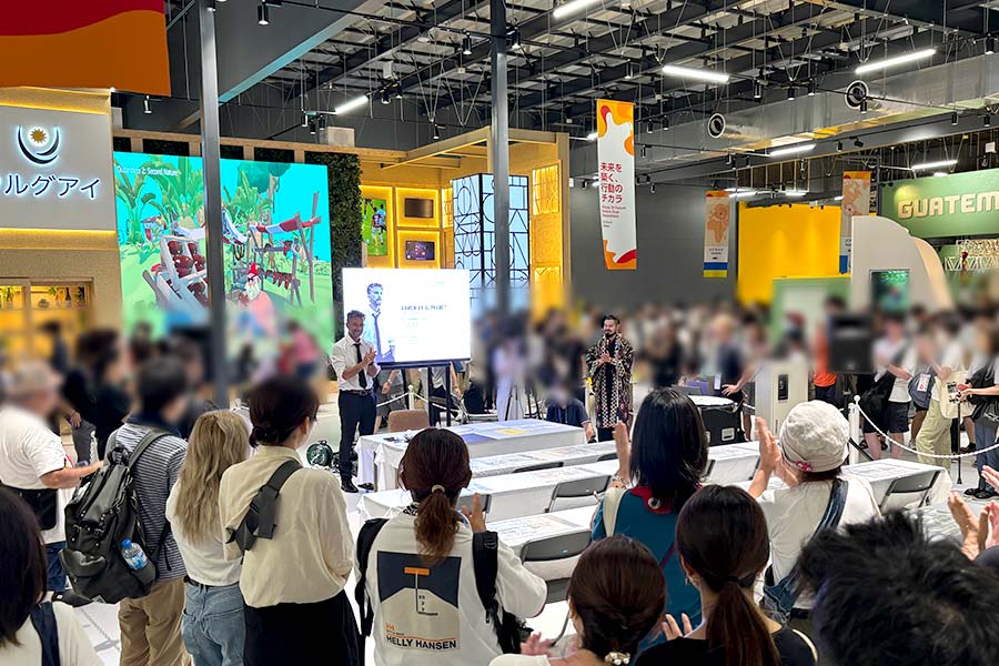 多くの人が集まるイベントの背景として活躍するLEDビジョン