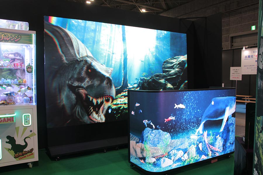 展示会にぴったりな折り畳み式大型ビジョン「パカットビジョン」とカウンタービジョン