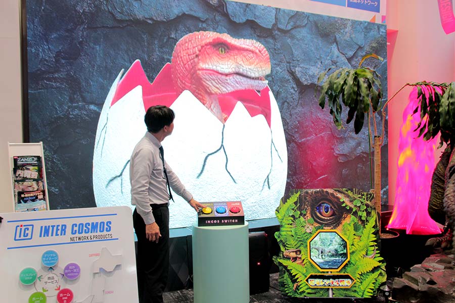 インコススイッチで巨大ビジョンの映像を切替