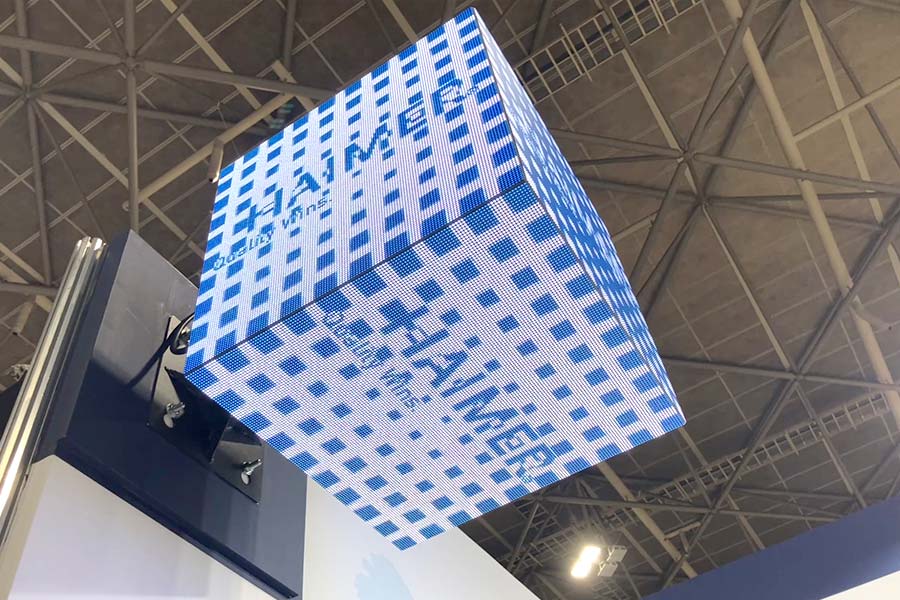 会社ロゴをサイコロ型のキューブビジョンでアニメーション