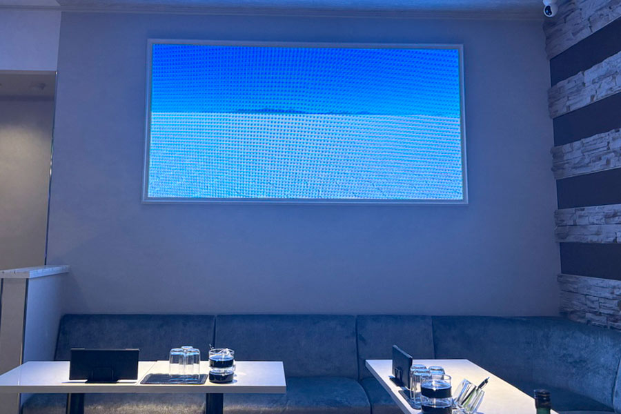 様々な景色を映せるので季節感の演出にも