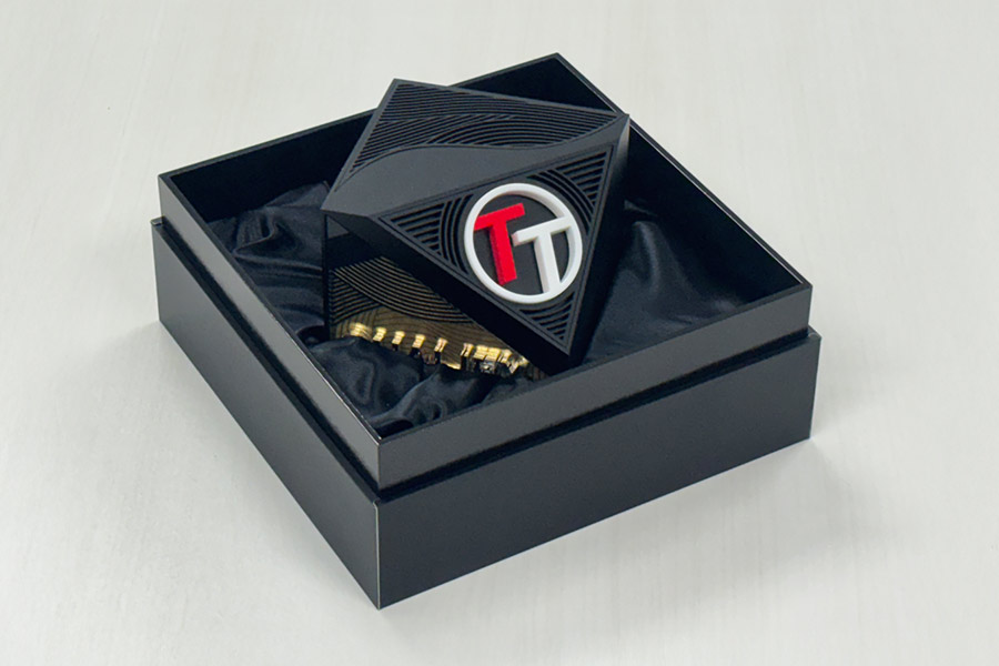 トロフィーが更に特別感のあるものに