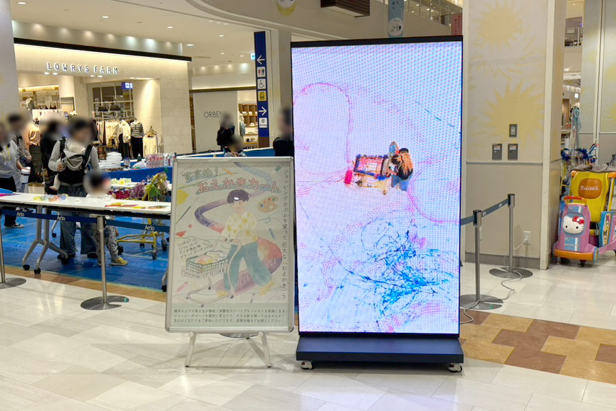 ポスターパネルよりも背が高く目立つパカットビジョン