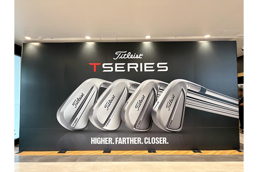 東京・銀座のゴルファーズラウンジ PGMゴルフアカデミー銀座 様のビッグボードスタンド制作事例