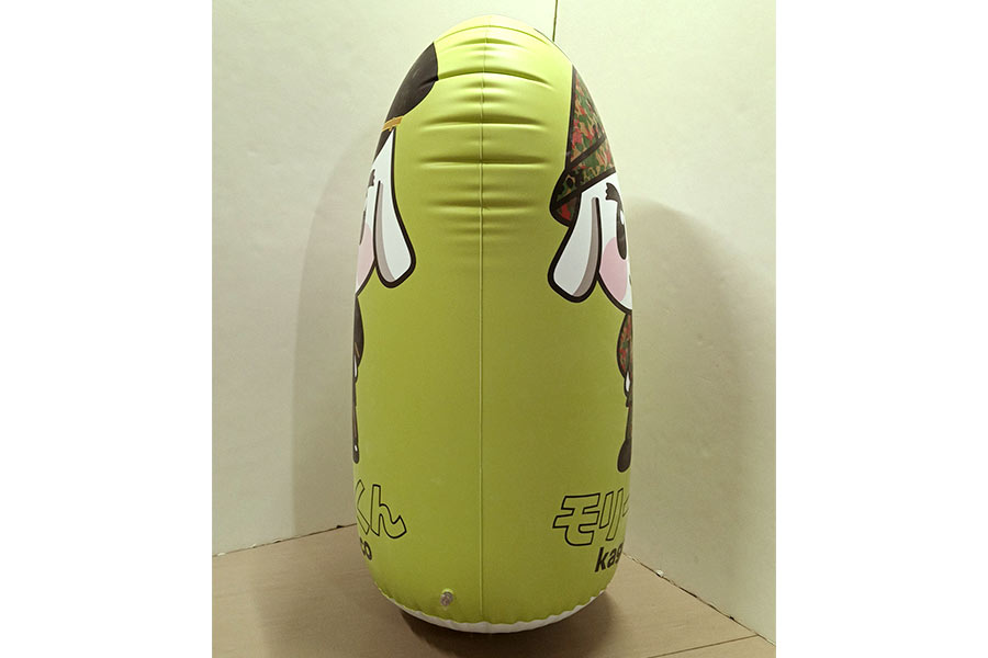 両面でデザインの違うキャラクターエアバルーン