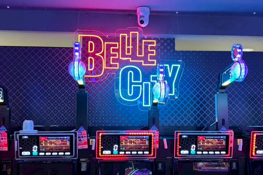 ザ シティ/ベルシティ川崎店様のLEDネオンを中心とした店舗装飾制作事例