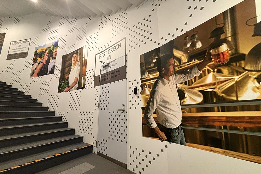 オリジナルデザイン壁紙を出力・施工も担当