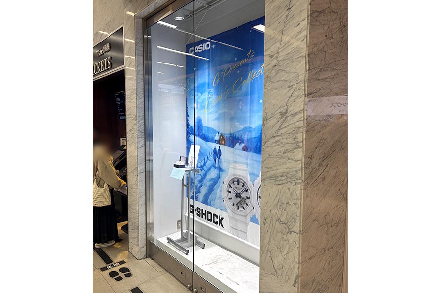 交換ができるため、季節装飾の背景に最適なタペストリー