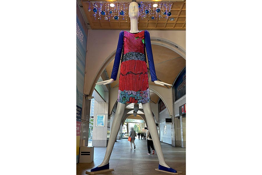 「ナナちゃん史上初！リアルタイム早着替え」のLED衣装制作をインターコスモスが担当