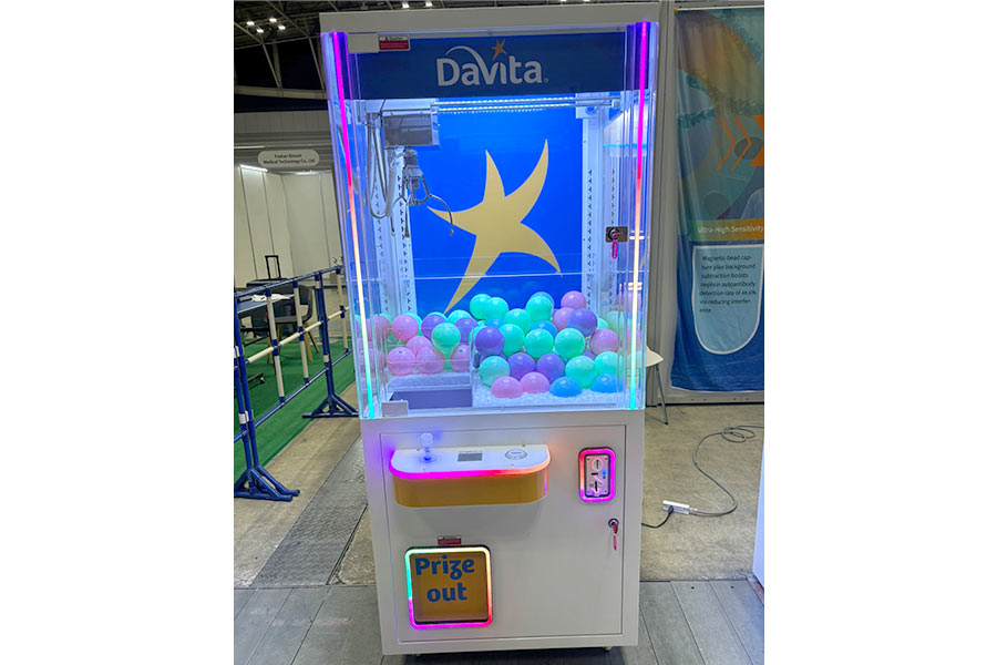神奈川県横浜市西区みなとみらいで行われた展示会イベントで導入されたオリジナルクレーンゲーム