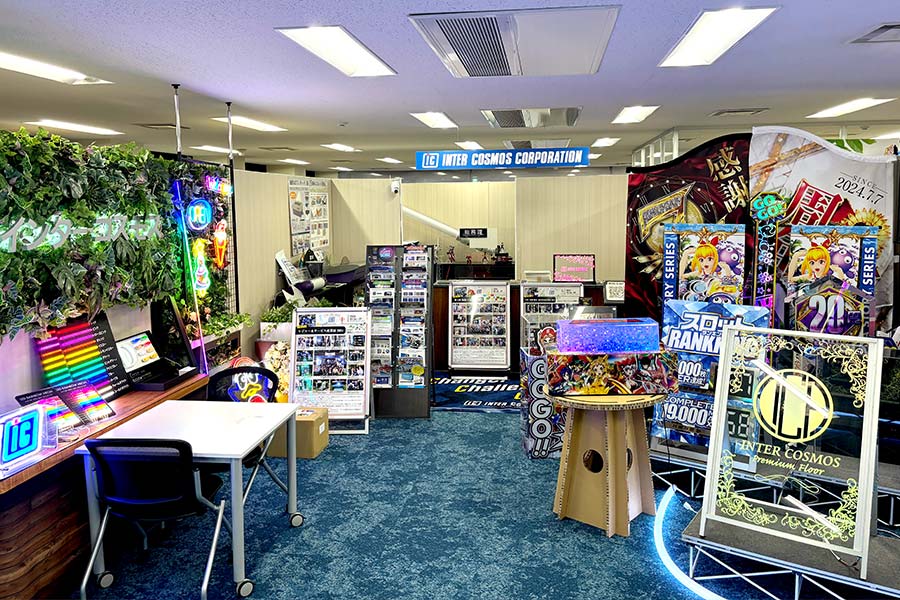 様々なディスプレイが並ぶショールーム