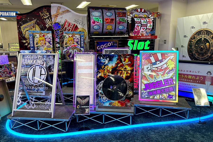 LEDで光るポスタースタンド