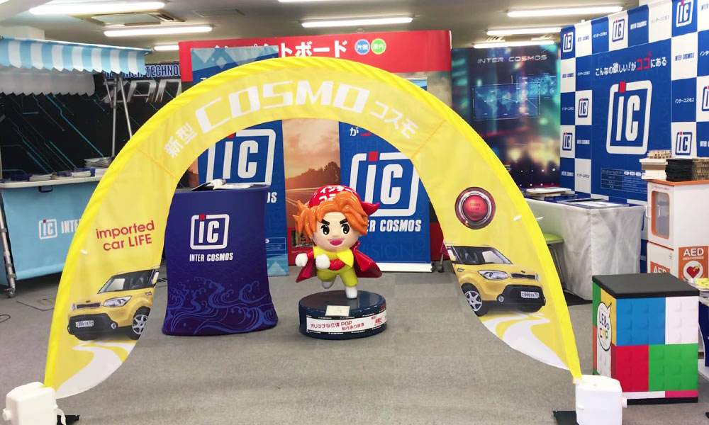 外でのイベントにぴったりなテント型ディスプレイと組立屋台