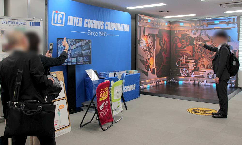 5階：AR体験で恐竜と一緒に撮影