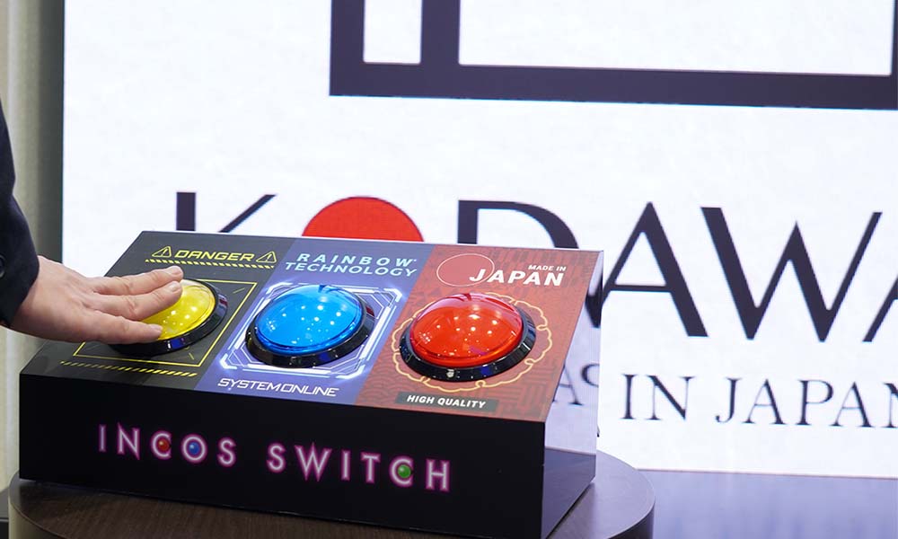 インコススイッチの物理ボタンを押す