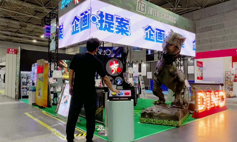 シースルービジョンとインコススイッチによる展示会ブース装飾