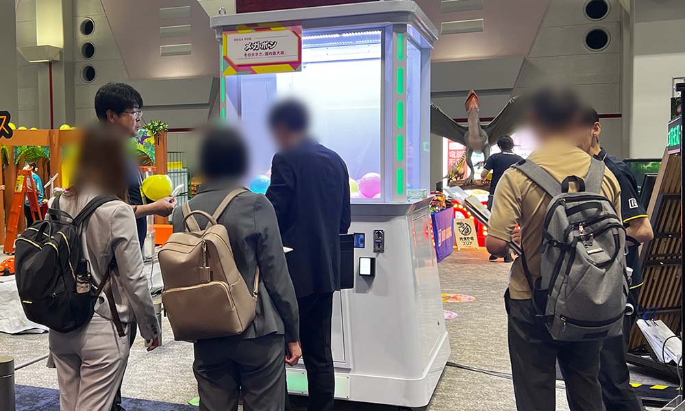 巨大カプセルマシン「メガポン」