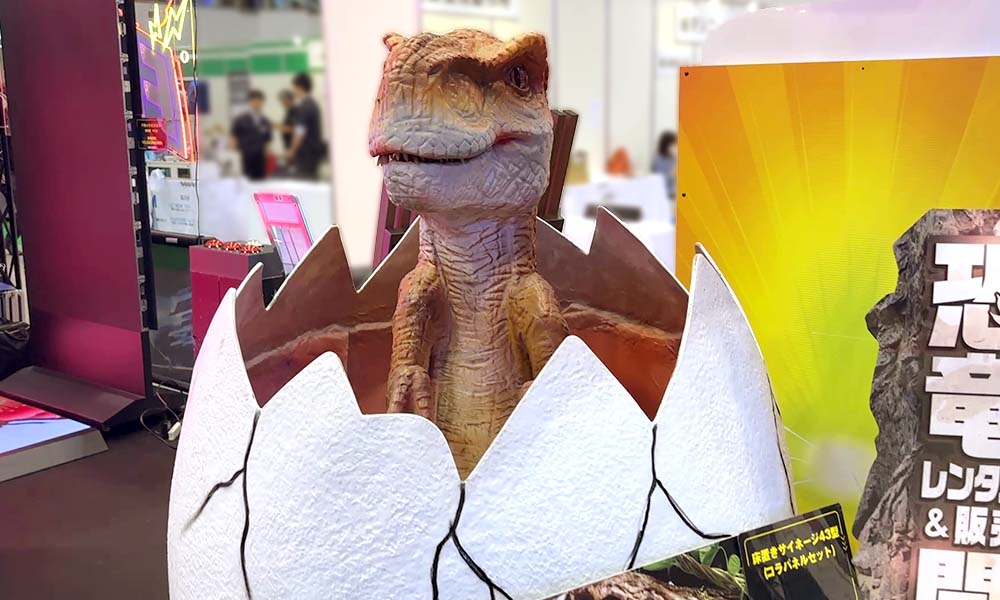 卵から顔を出す可愛い恐竜ロボットICベビーティラノ